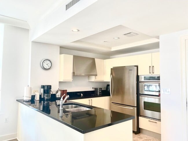 Photo - 1350 Main St