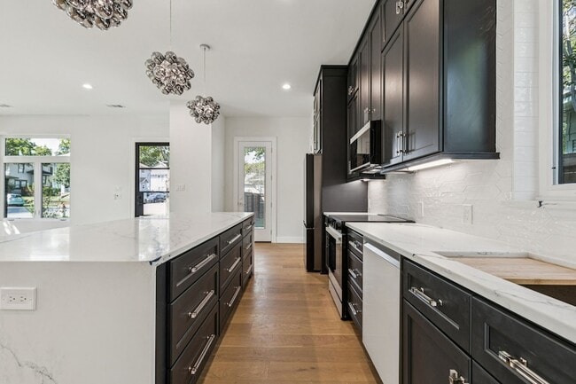 Photo - 900 Haines Ave