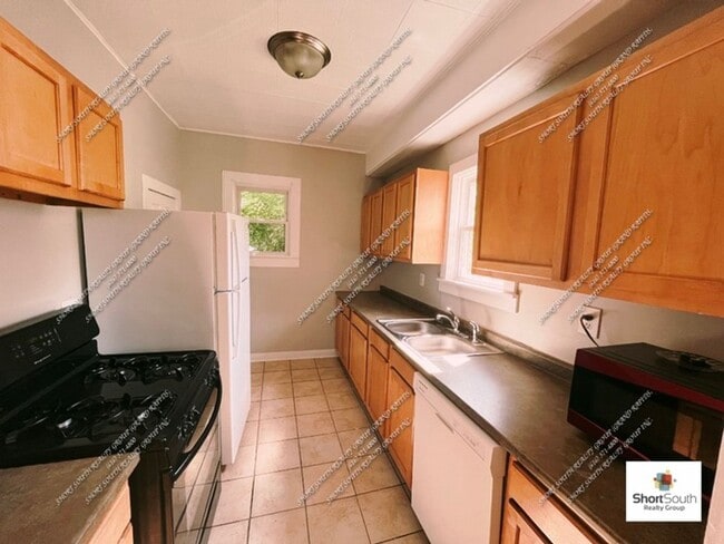 Photo - 4 bed 1 bath Single Family Home