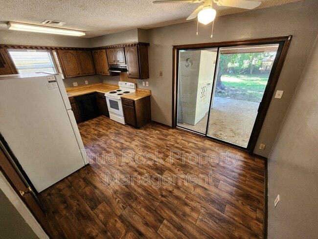 Photo - 924 Crestview Ave