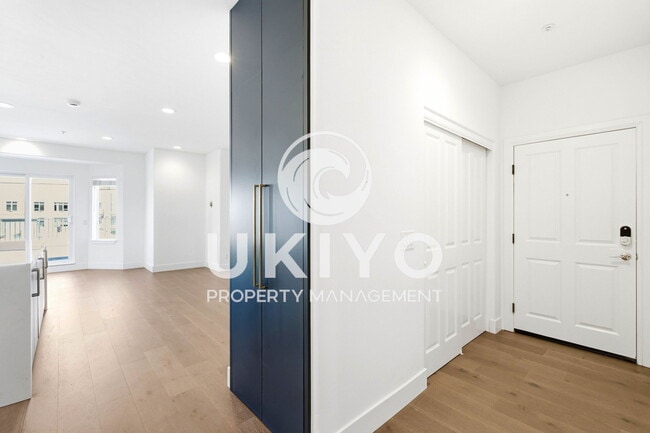 Photo - 2933 McClure St