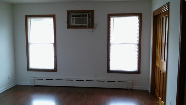 Photo - 138 Marsellus Pl