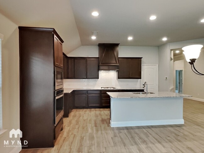 Photo - 544 Bradley Dr