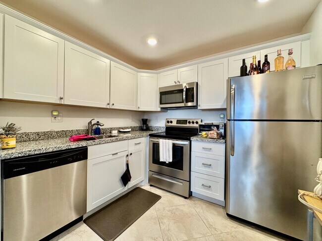 Photo - 530 Normandy Ln