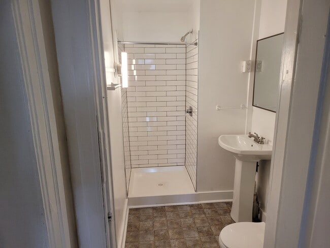 Bath - 309 S Burhans Blvd Unit 311 FL #2