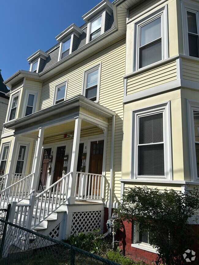 Building Photo - 11 Glenwood Ave Unit #2 Rental