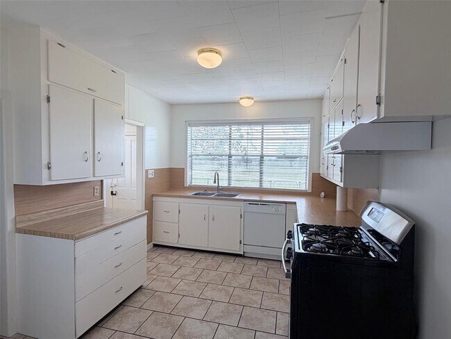 Photo - 500 Greasy Bend Rd