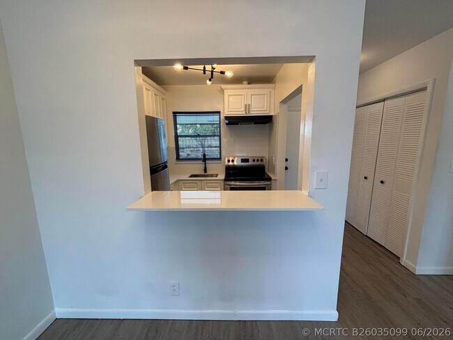 1112 Lake Terrace Unit 207