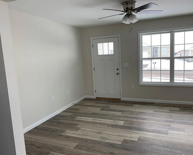 Living Room - 9029 Landon Ln Unit 9031