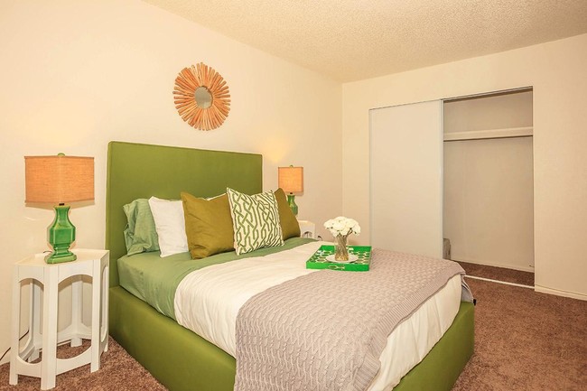 Photo - Serrano Gardens