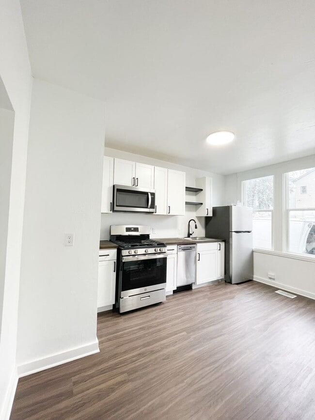 Photo - 709-711 Industry St Unit 711 Industry St.