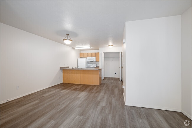 306 - 1BR, 1BA - 800SF - Kitchen / Dining Room