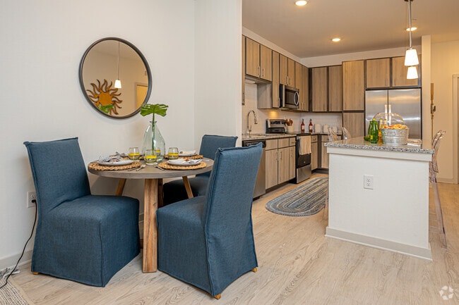 1BR, 1BA - 816SF