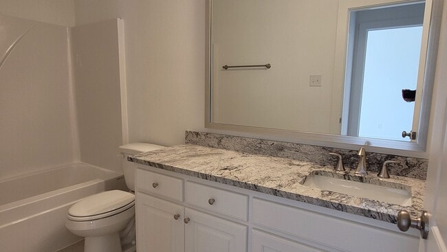 Photo - 4br home in Zachary only 2yrs old!