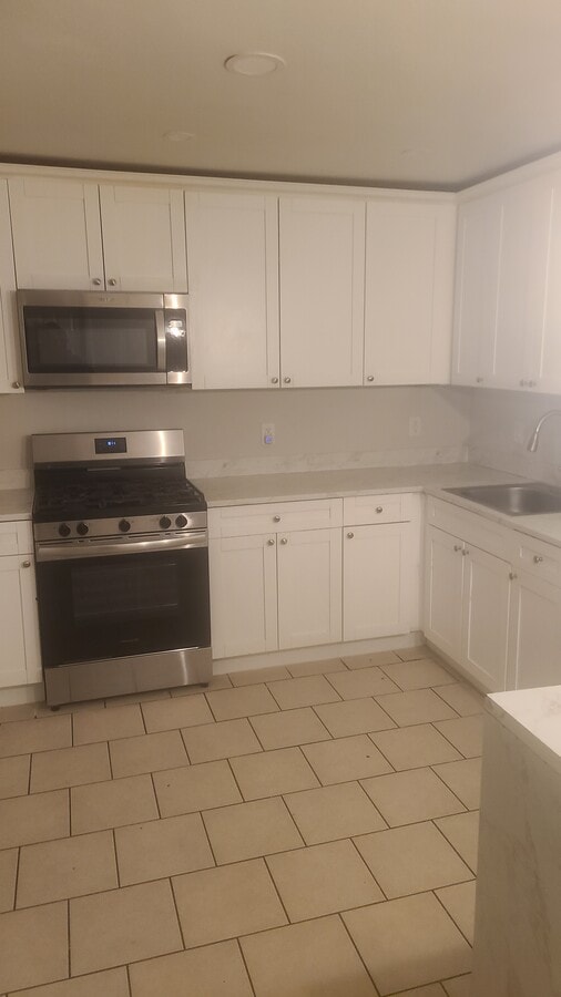 Photo - 6405 Broadway