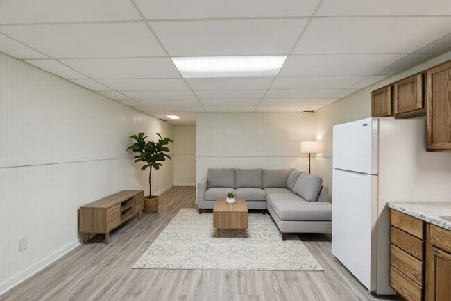 Photo - 912 N State Rd