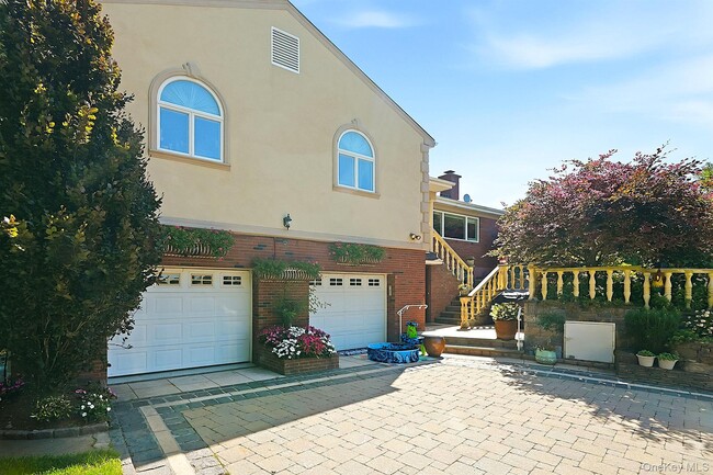 Photo - 316 Gainsborg Ave E Unit 2 - Top Floor