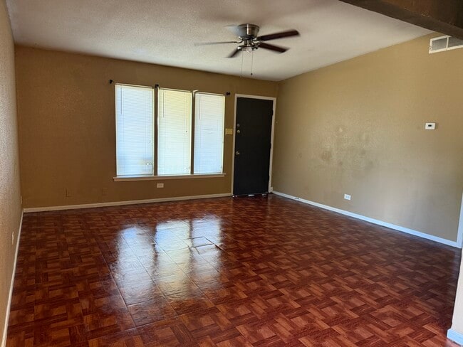 Photo - 327 Sharon Dr