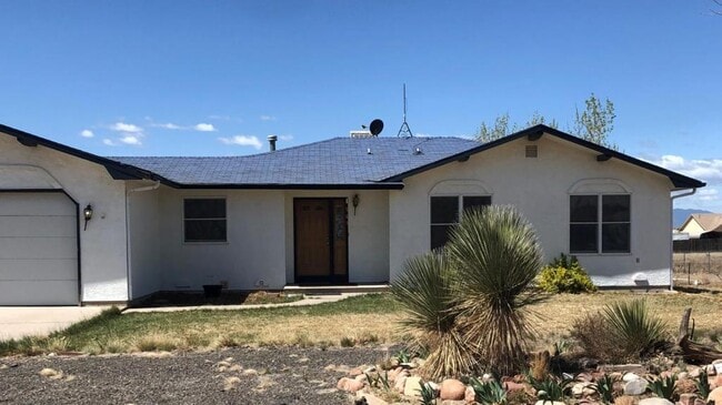 Building Photo - 985 S Monterosa Dr