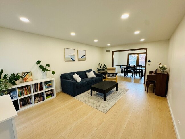 Photo - 817 Huntleigh Dr