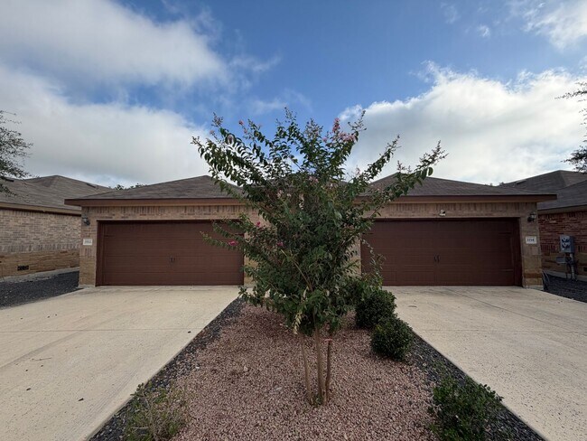 Photo - Luxury 3/2 Duplex in Seguin, Texas