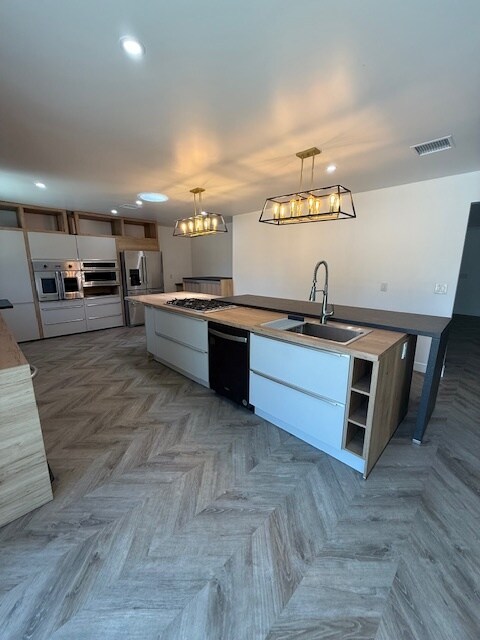 Cocina - 2400 Greenfield Ave Unidad Main Home