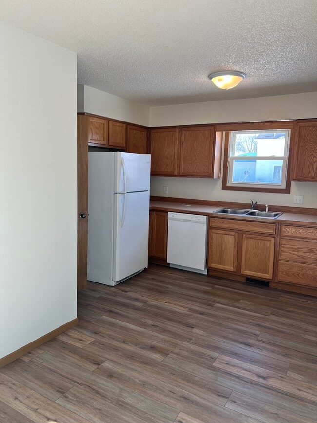 Photo - 2362 Darwin Ln