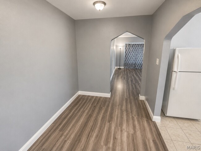 5536 Chippewa St Unit 1E