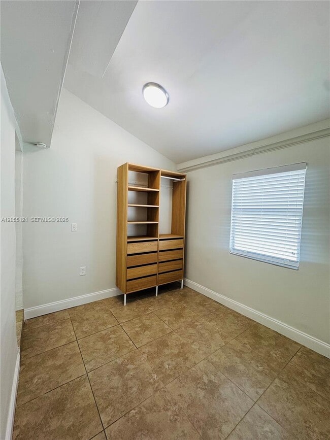 Photo - 2816 Pine Tree Dr Unit 3