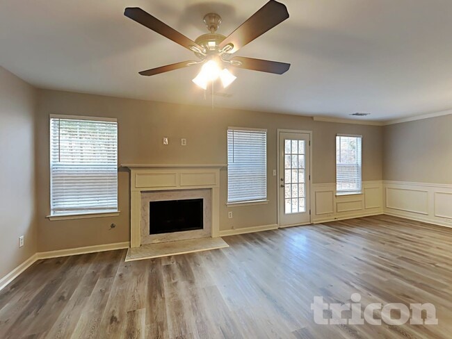 Photo - 128 Hidden Creek Dr