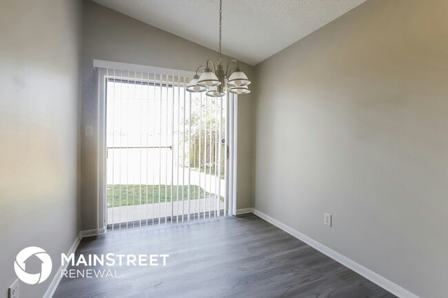 Photo - 7712 Sign St