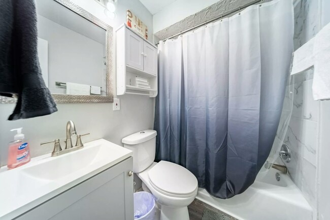 Photo - 2513 Greenvale Rd