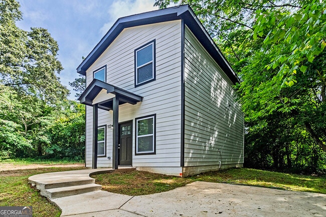 Photo - 114 Emily St