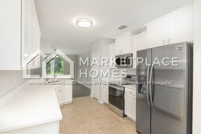 Photo - 4790 Ashurst St