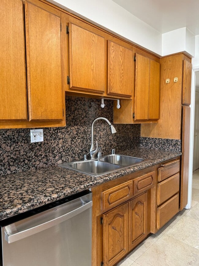 Photo - North Hollywood, 2br -2ba HOME