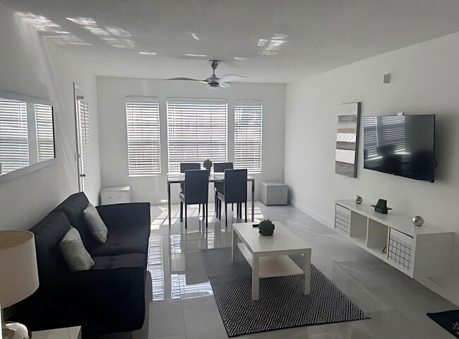 Photo - 11508 Westwood Blvd