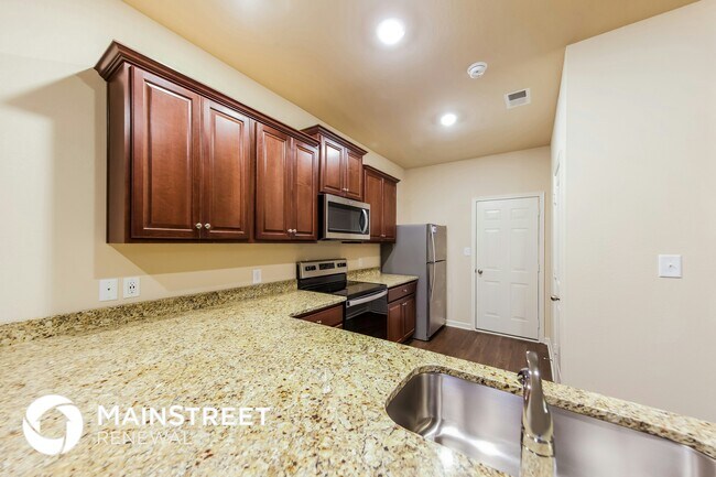 Photo - 660 Clover Cir