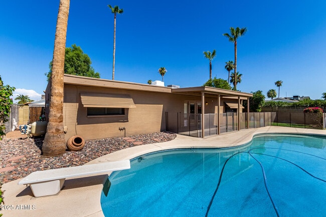 Photo - 3820 S Elm St