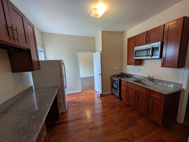 2122 Dwight Way