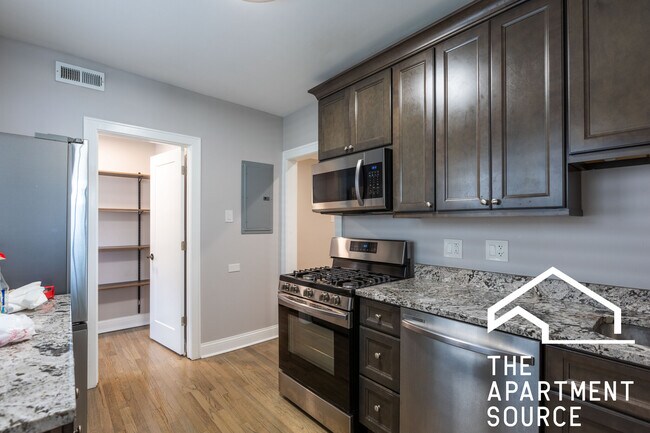 Photo - 2240 N Sawyer Ave Unit 2