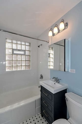Photo - 2140 Dobson St