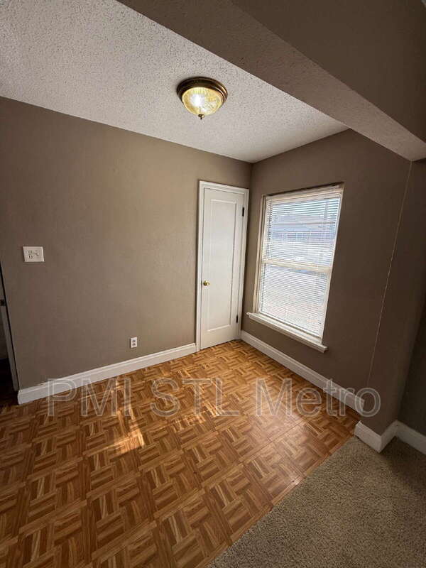 Photo - 6737 Kenwood Dr