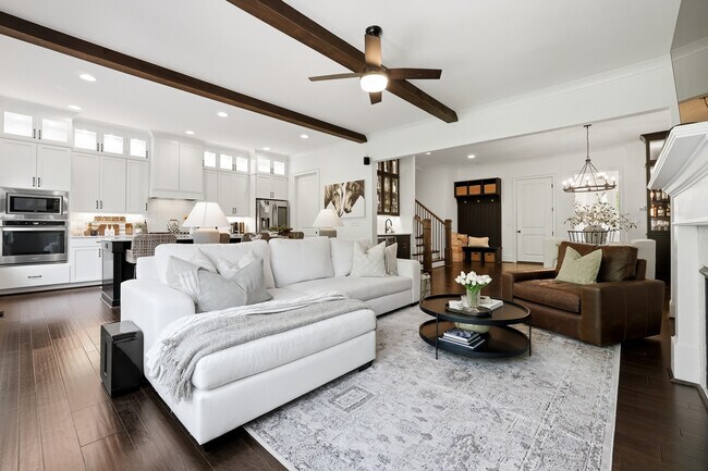 Photo - 530 Springer Bnd NW