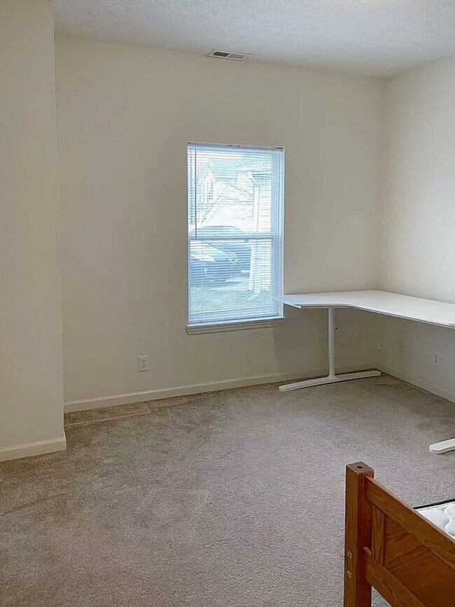 Photo - Cozy 3BD/2BA Fenced Yard