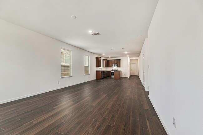 Building Photo - 240 Seven Pnes Dr Rental