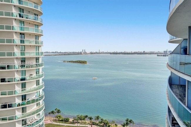 Photo - 488 NE 18th St Unidad 2207