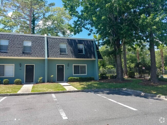 Building Photo - 501 SW 75th St Rental
