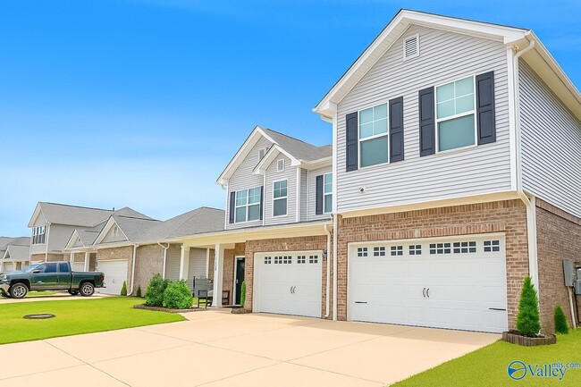 Photo - 124 Hutchinson Rd