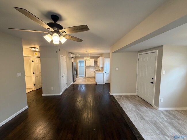 Photo - 1628 8th St SE