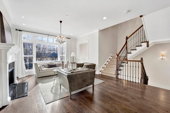 Photo - 460 Pennsylvania Ave